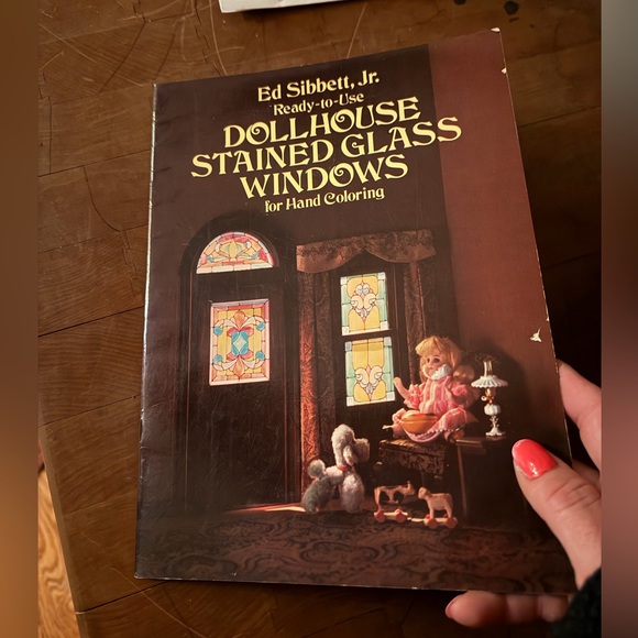 Dollhouse Stained Glass Window book 🌟 - Picture 3 of 9